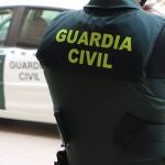 Un agente de la Guardia Civil