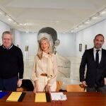 Firma de la renovación del comodato entre el Ayuntamiento de Valladolid y la Asociación Colección de Arte Contemporáneo, con la participación de la concejala de Cultura, Irene Carvajal, el presidente de la AEAC, Manuel Valencia, el director del Museo Patio Herreriano, Javier Hontoria.