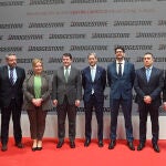 Fernández Mañueco visita el centro logístico de Bridgestone en Burgos