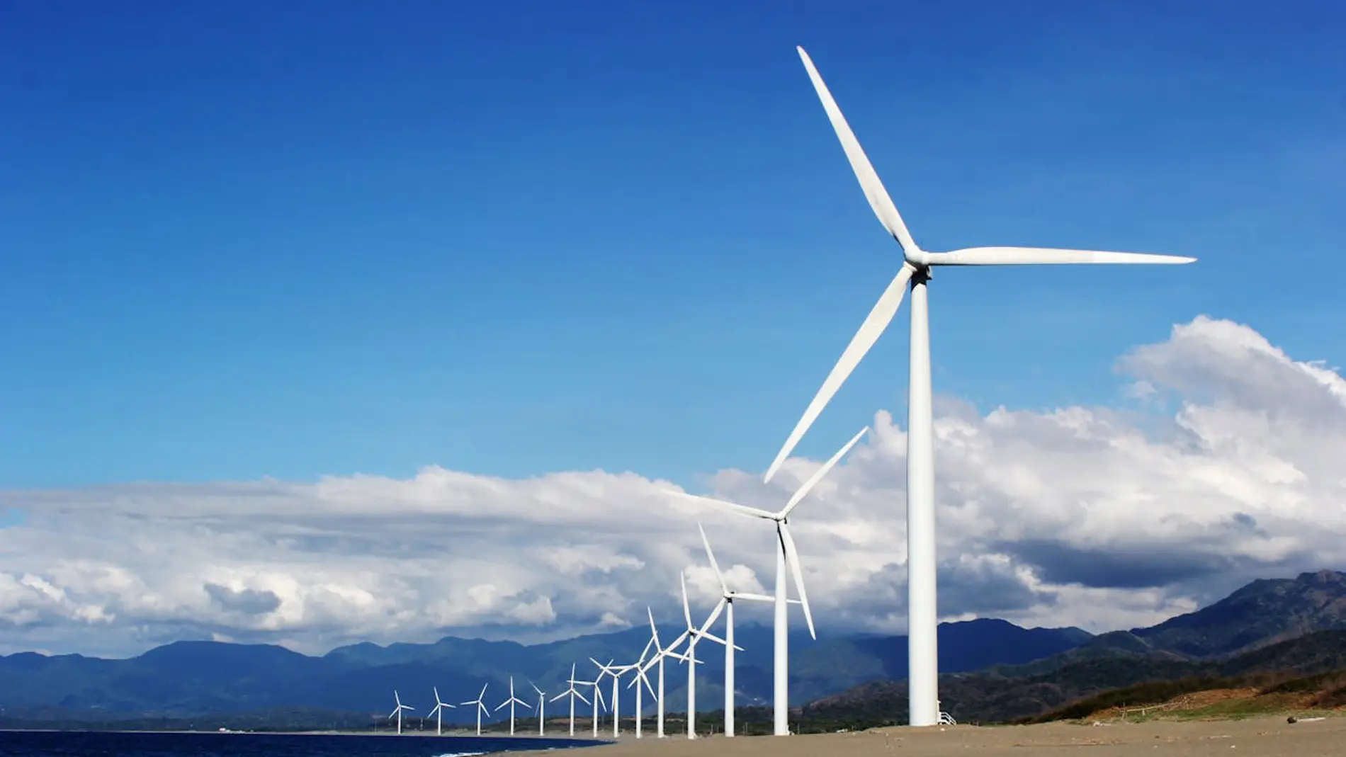 España amplía la apuesta por la revolución verde en sus islas con 700 millones de euros