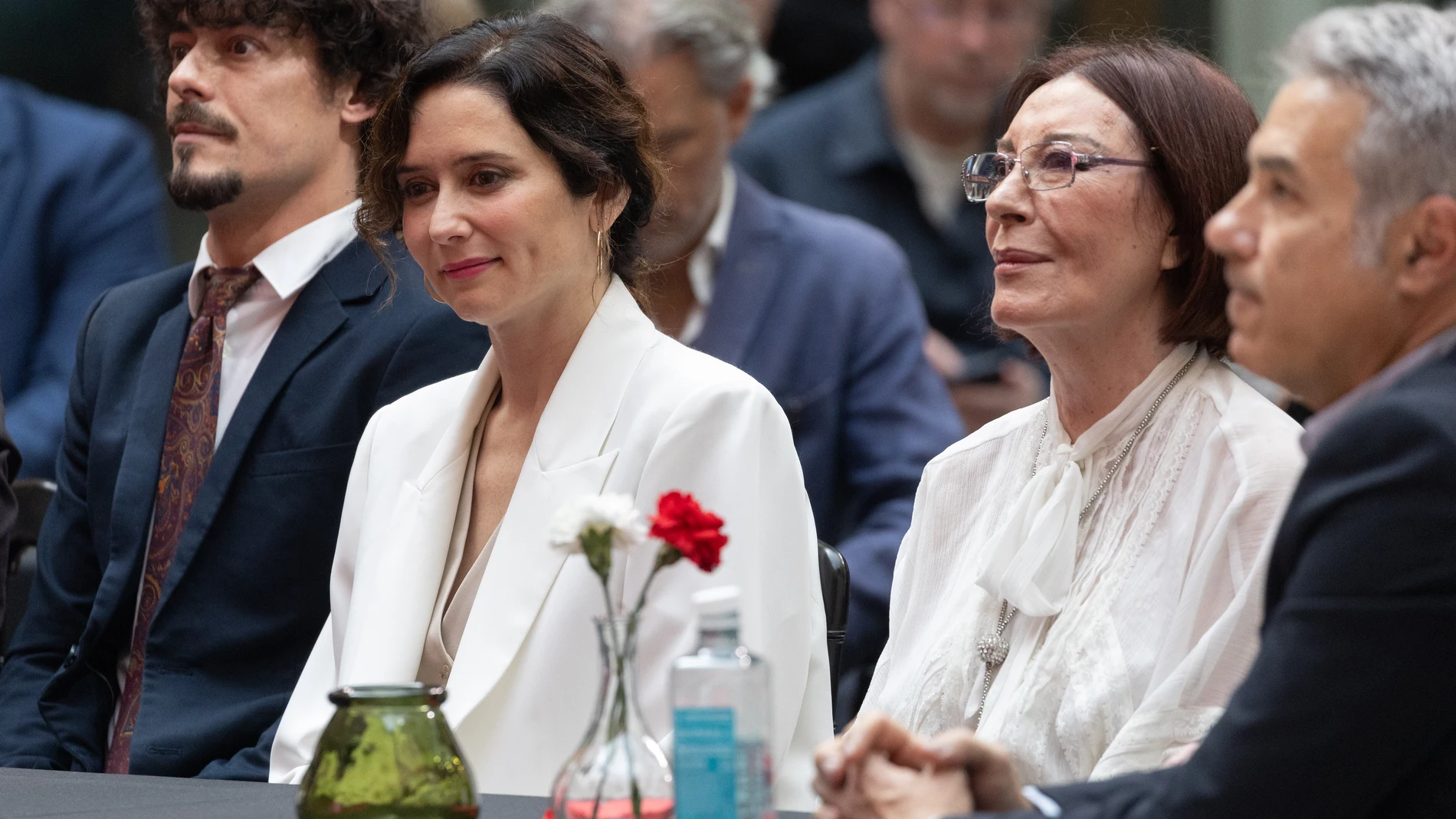 (I-D) El bailaor Jesús Carmona; la presidenta de la Comunidad de Madrid, Isabel Díaz Ayuso y la bailaora y coreógrafa Blanca del Rey durante el acto de celebración del flamenco como Bien de Interés Cultural, en la Real Casa de Correos, a 20 de marzo de 2024, en Madrid (España). El flamenco fue declarado Bien de Interés Cultural por el Consejo de Gobierno el pasado 31 de enero. 20 MARZO 2024;FLAMENCO;BIC;BIEN DE INTERES CULTURAL;AYUSO;COMUNIDAD DE MADRID Eduardo Parra / Europa Press 20/03/2024