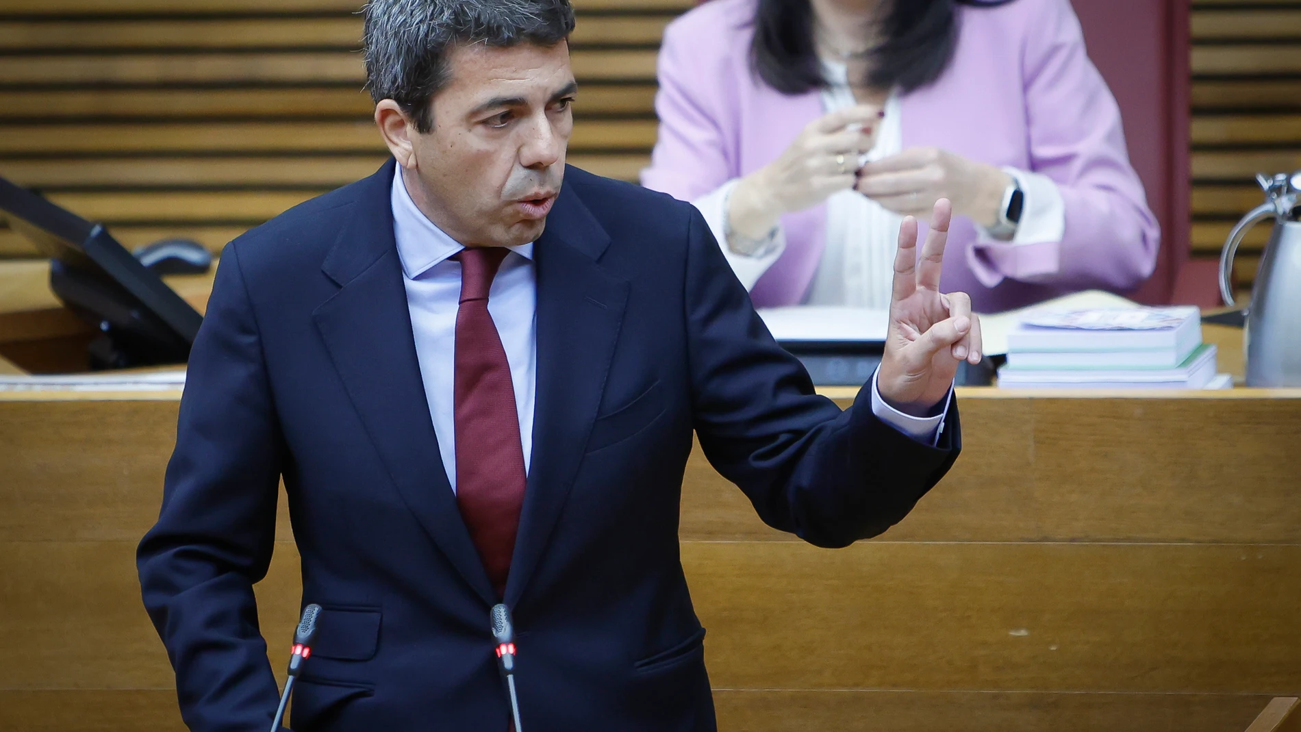 Mazón , durante su intervención en Les Corts Valencianes