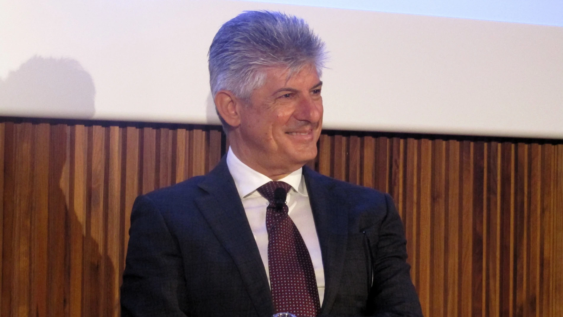 El ceo de Cellnex, Marco Patuano, en una coferencia en el El Col·legi d'Economistes de Catalunya (CEC) EUROPA PRESS 21/03/2024
