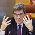  El Ministro para la Transformación Digital y de la Función Pública, José Luis Escrivá, comparece ante la Comisión de Función Pública en el Congreso, este jueves. 