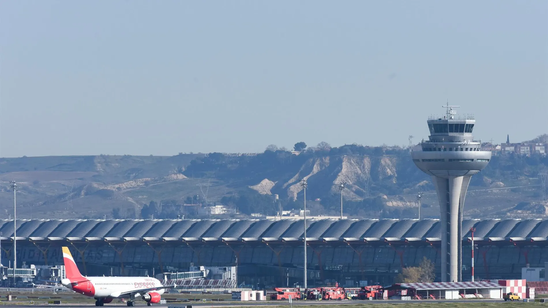 MADRID.-Hasta 1.000 vuelos podrían verse afectados en Semana Santa por una huelga en Barajas