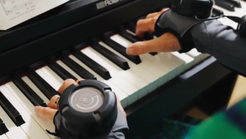 Gyroglove, guantes para personas con Parkinson