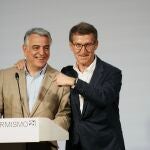Feijóo presenta el libro del presidente del PP Vasco y candidato a Lehendakari, Javier de Andrés