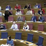 La oposición ha mostrado su rechazo a la batería legislativa presentada por PP y Vox