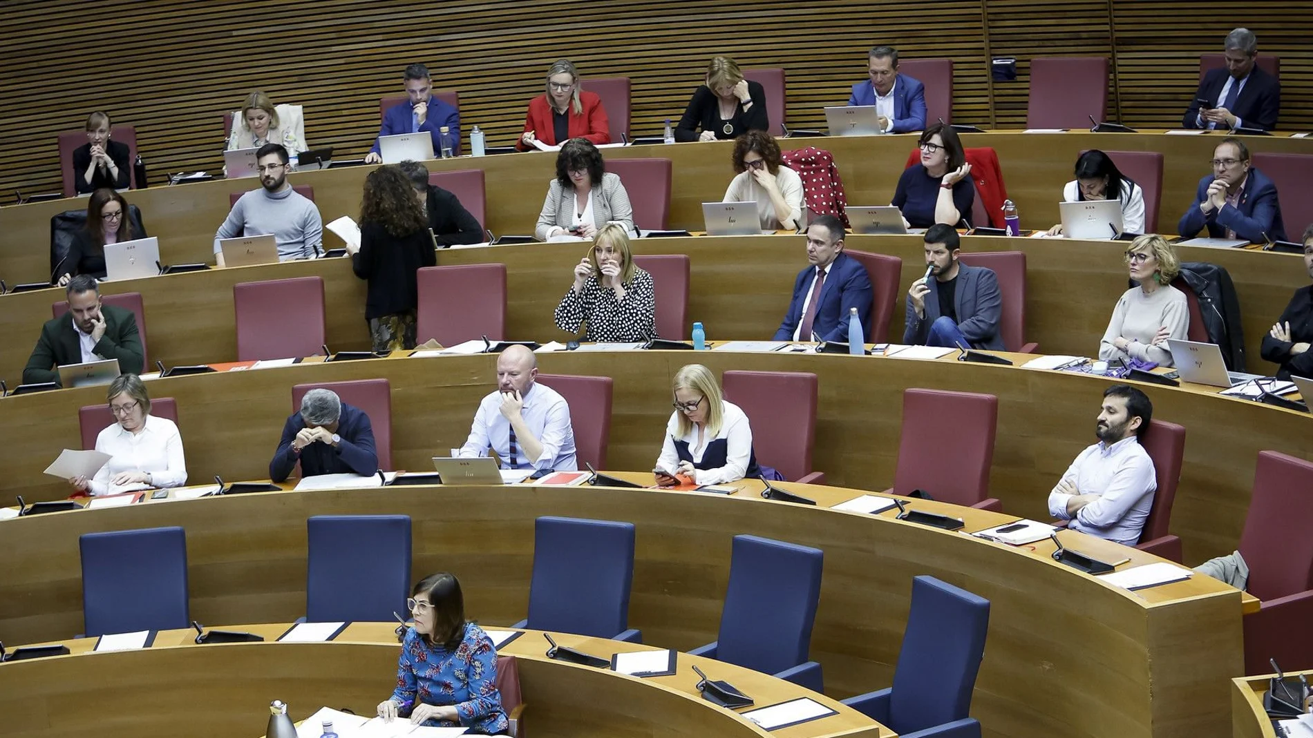 La oposición ha mostrado su rechazo a la batería legislativa presentada por PP y Vox