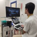 Un médico en el Hospital Clínico de Valladolid