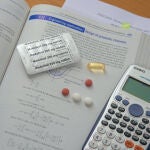El modafinilo es un medicamento utilizado para mantenerse despierto, pero posee una larga lista de efectos secundarios