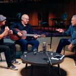 Los líderes de AC/DC y "Dire Straits", Brian Johnson y Mark Knopfler, se unen en un nuevo proyexto televisivo