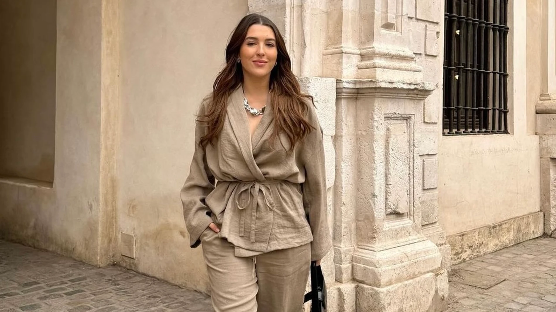Alba Díaz con camisa clásica.