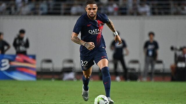 Layvin Kurzawa con el PSG