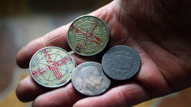 Juego de las chapas en El Bierzo