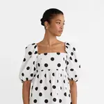 Las prendas de lunares son perfectas para la Semana Santa