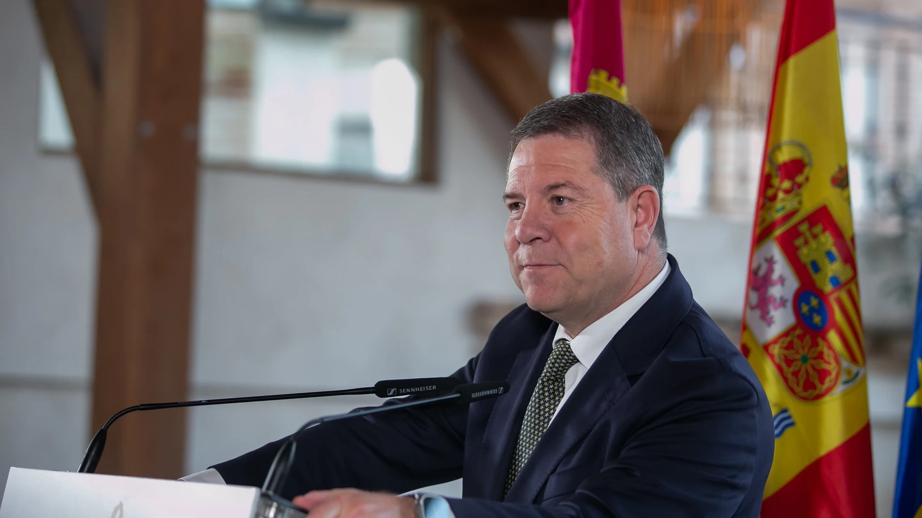 El presidente de Castilla-La Mancha, Emiliano García-Page, asiste a la presentación del hotel ‘Cigarral Santa María’, ubicado en el Cerro del Emperador. PIEDAD LÓPEZ/JCCM 25/03/2024