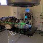 Luna, una Husky de 10 años, sometida a radioterapia por un tumor nasal.