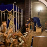 Reportaje preparativos Semana Santa en Madrid. La Hermandad de los Gitanos, tiene su sede canónica en la Iglesia del Carmen y San Luis obispo. Realiza su estación de penitencia el Miércoles Santo, y su nombre completo es Hermandad y Cofradía de Nazarenos de Ntro. Padre Jesús de la Salud y Mª Santísima de las Angustias, "Los Gitanos”. © Alberto R. Roldán / Diario La Razón. 19 03 2024