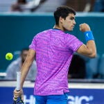 Alcaraz celebra un punto ante Monfils