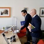 Raúl de la Hoz y Carlos Menéndez registran la proposición de Ley de Concordia en las Cortes