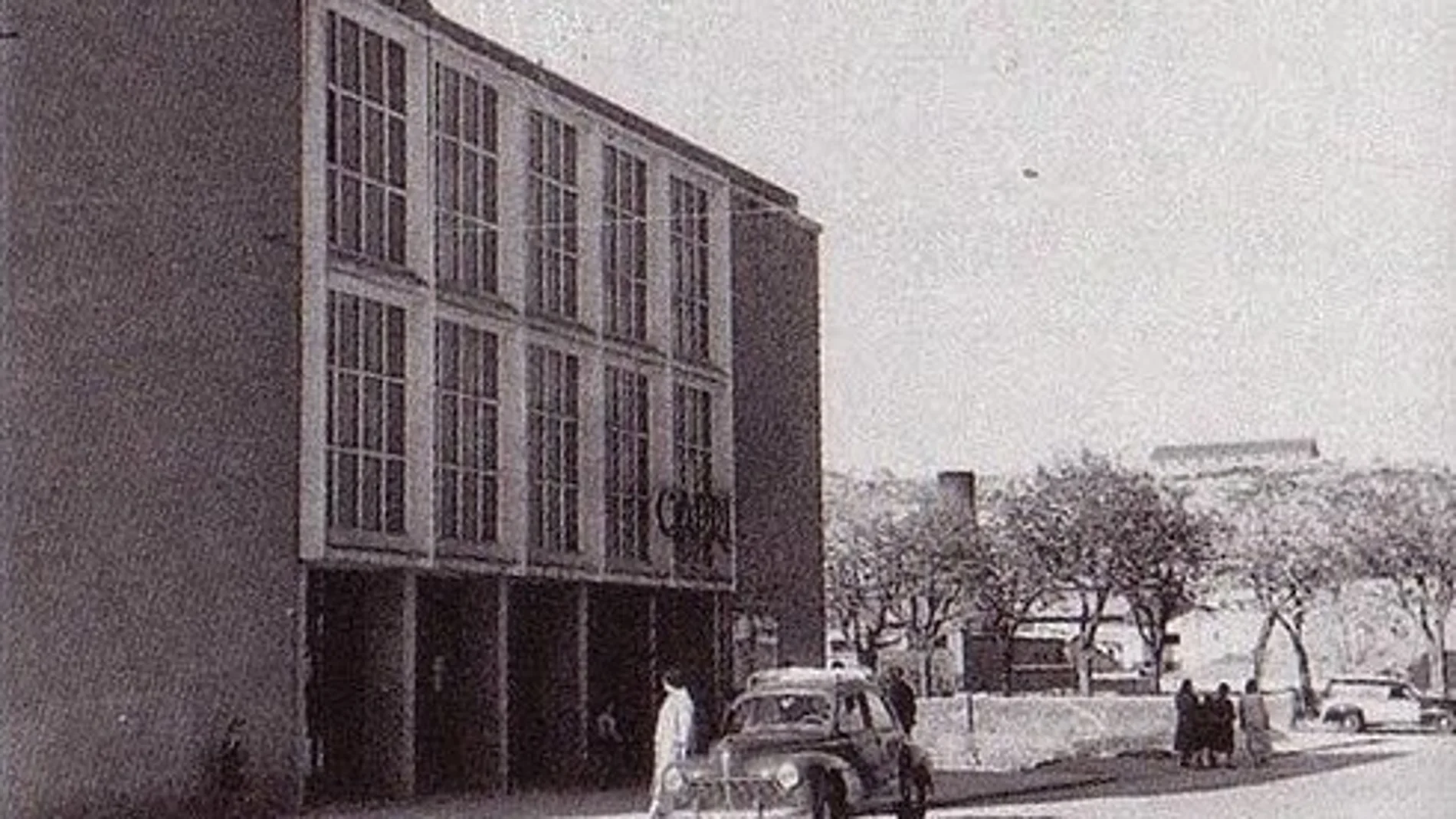 El antiguo cine Capri de Barcelona poco después de su inauguración