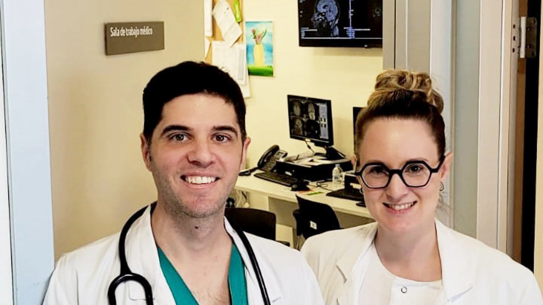 Juan Antonio García-Carmona, neurólogo en el hospital Santa Lucía de Cartagena, investigador del Grupo de Farmacología Clínica y Experimental del IMIB, y Pilar Campos Navarro, psiquiatra en el hospital Santa Lucía de Cartagena