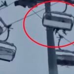 Dos esquiadores quedan atrapados en un telesilla zarandeado por el viento