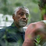 Giancarlo Esposito en una de las escena de la serie 'Parish'