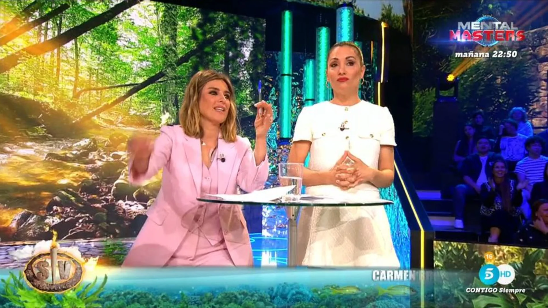 Sandra Barneda y Nagore Robles en el plató de 'Supervivientes 2024'