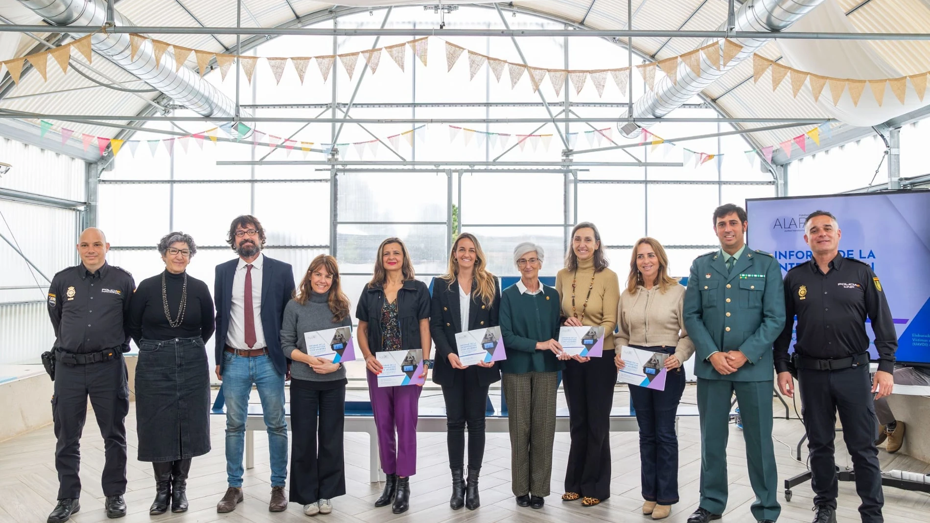 Fundación A LA PAR presenta un informe sobre la intervención en mujeres con discapacidad intelectual víctimas de abuso, agresión sexual y maltrato, con la delegada del Gobierno contra la Violencia de Género, Carmen Martínez Perza