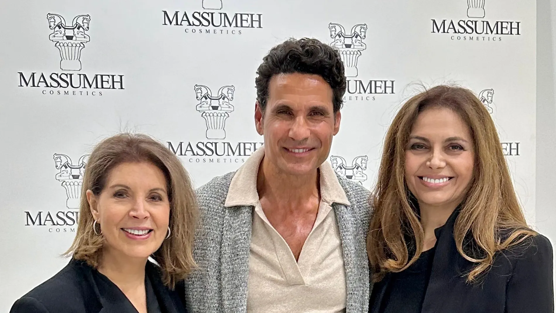 Massumeh, Oscar Higares y Nasrin Zhiyan en Massumeh