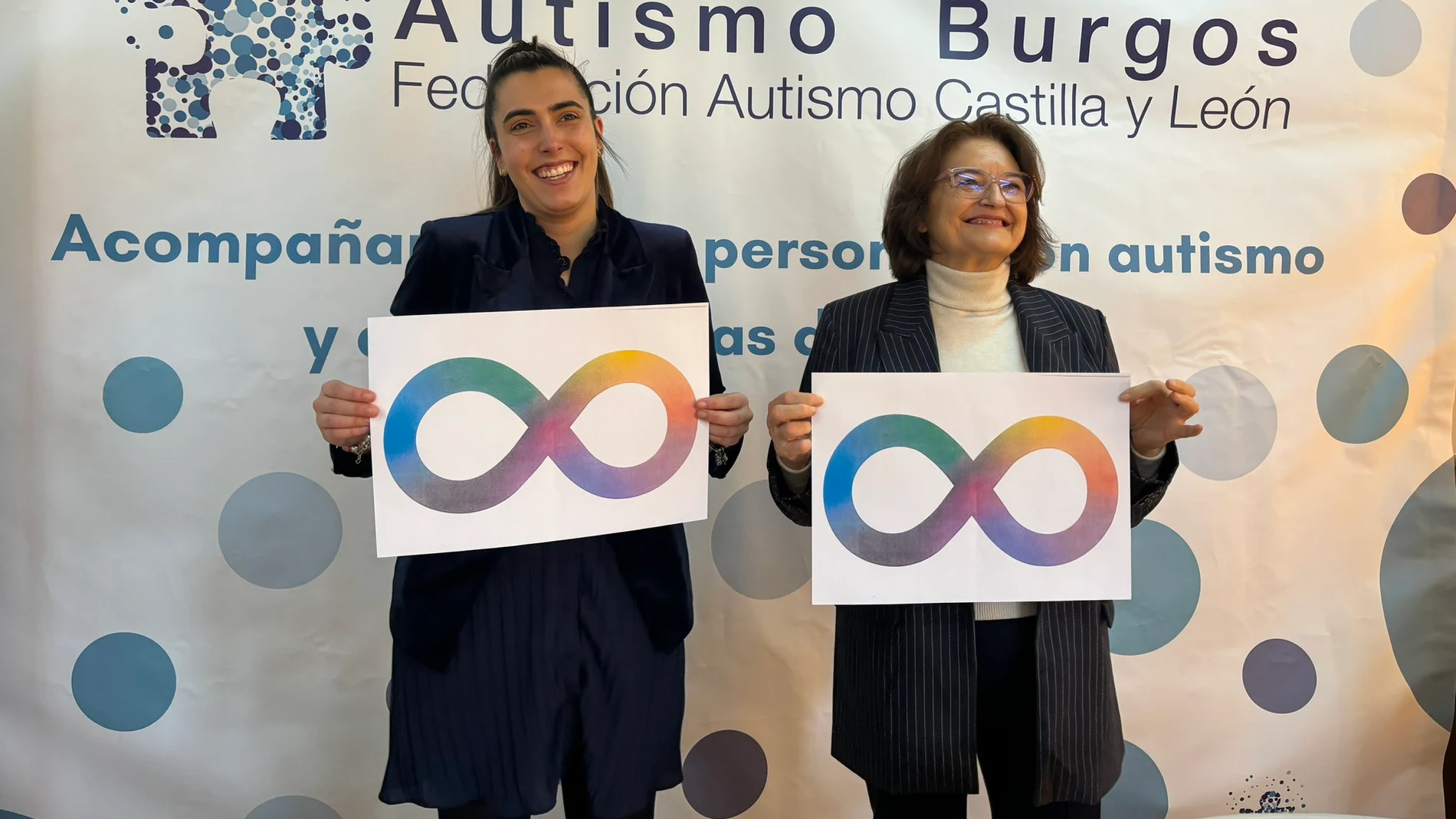 Andrea Ballesteros junto a Simona Palacios
