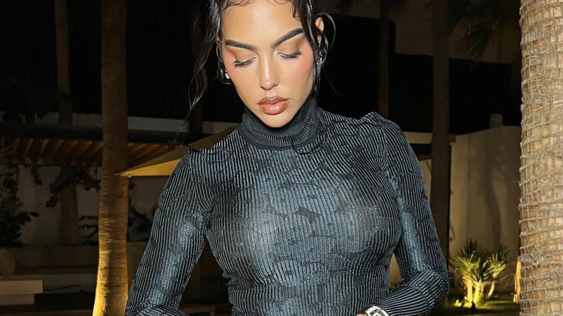 Georgina Rodríguez con vestido ajustado.