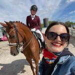 Andrea Rodríguez se hace un selfie con Raquel Bailón