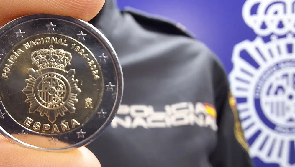 La moneda de 2 euros que conmemora el 200 aniversario de la Policía Nacional