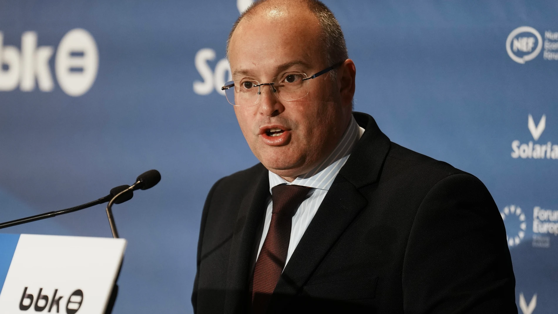 El portavoz del PP en el Congreso, Miguel Tellado, interviene durante un desayuno informativo de Nueva Economía Fórum para presentar al presidente del PP del País Vasco y candidato a lehendakari, Javier de Andrés, en el Hotel Ercilla, a 3 de abril de 2024, en Bilbao, Vizcaya, País Vasco (España). Este encuentro con los medios se produce como campaña de cara a las próximas elecciones al Parlamento Vasco el próximo 21 de abril. 03 ABRIL 2024;TELLADO;NUEVA ECONOMÍA FÓRUM;PP;PAÍS VASCO;JAVIER DE...