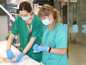 Córdoba.- Las enfermeras pediátricas y sus retos protagonizan el tercer 'Encuentro de Salud' del Colegio de Enfermería Enfermeras de la UCI Pediátrica del Hospital Universitario Reina Sofía de Córdoba. COLEGIO DE ENFERMERÍA DE CÓRDOBA 03/04/2024