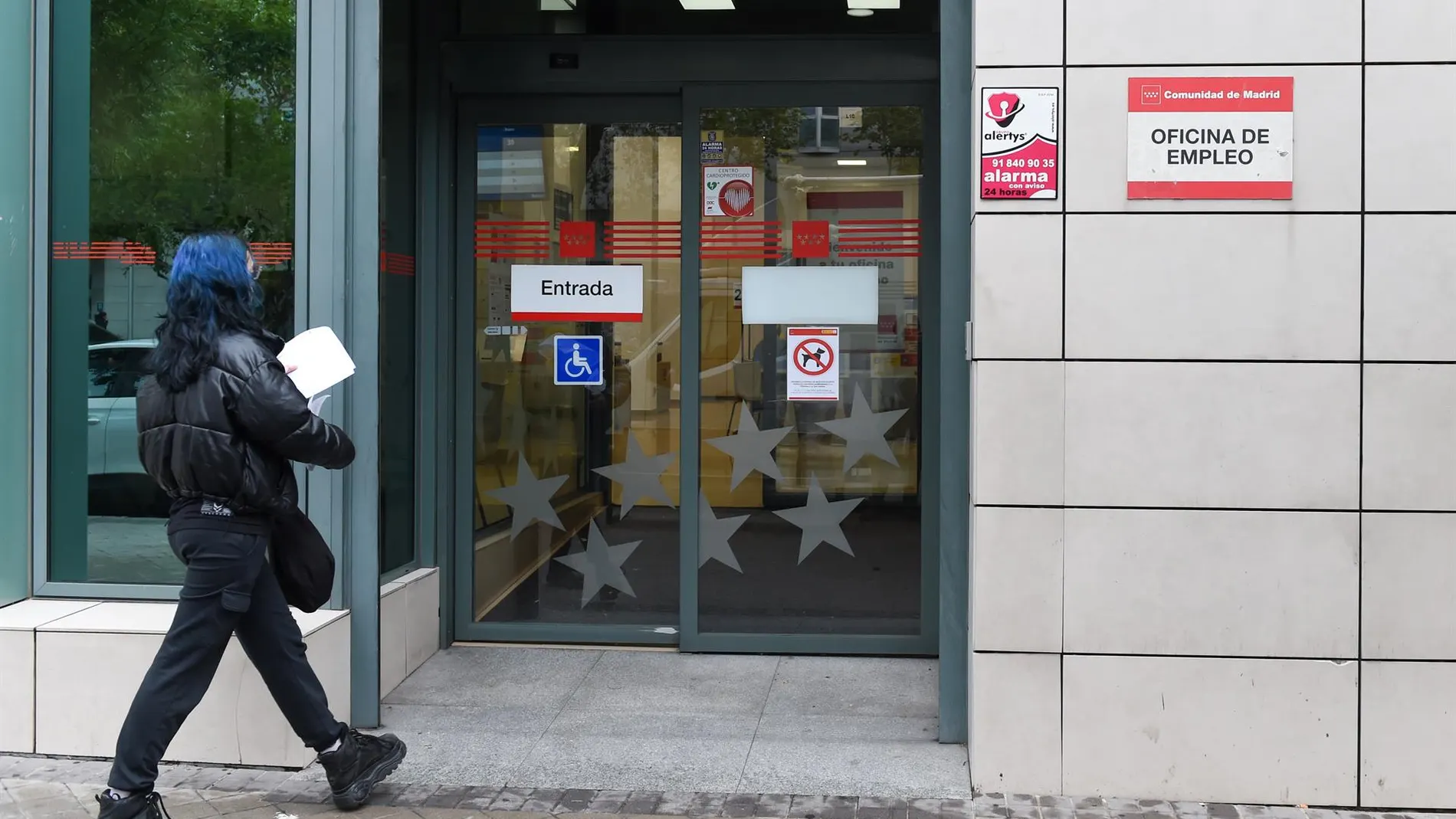 MADRID.-Sólo uno de cada cuatro jóvenes tiene empleo en España, casi ocho puntos menos que en la UE