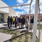 El alcalde de Salamanca, Carlos García Carbayo, visita el nuevo centro de mayores