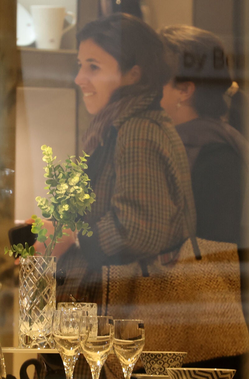 El look de Teresa Urquijo para irse de compras por Madrid.