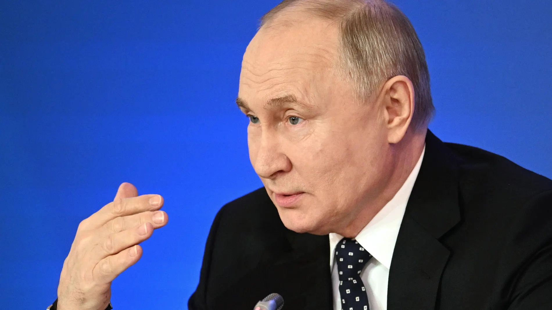 Moscow (Russian Federation), 03/04/2024.- Russian President Vladimir Putin delivers a speech during the Independent Trade Unions Congress in Moscow, Russia, 04 April 2024. (Rusia, Moscú) EFE/EPA/PAVEL BEDNYAKOV/SPUTNIK/KREMLIN POOL MANDATORY CREDIT