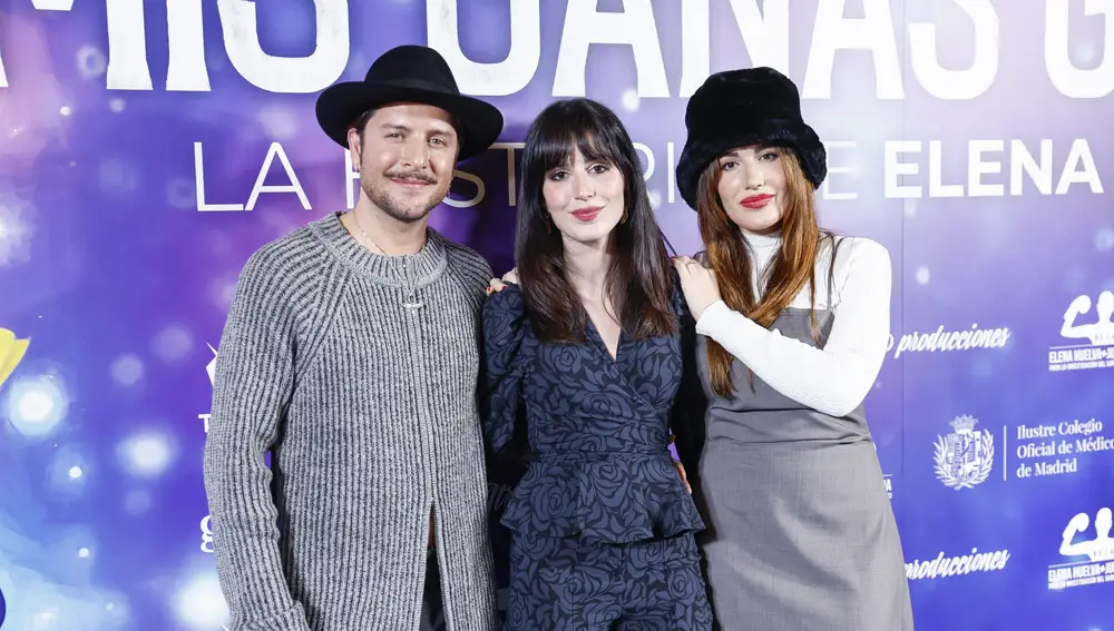 Manuel Carrasco, Emi Huelva y Almudena Navalón durante la presentación de "Mis ganas ganan"
