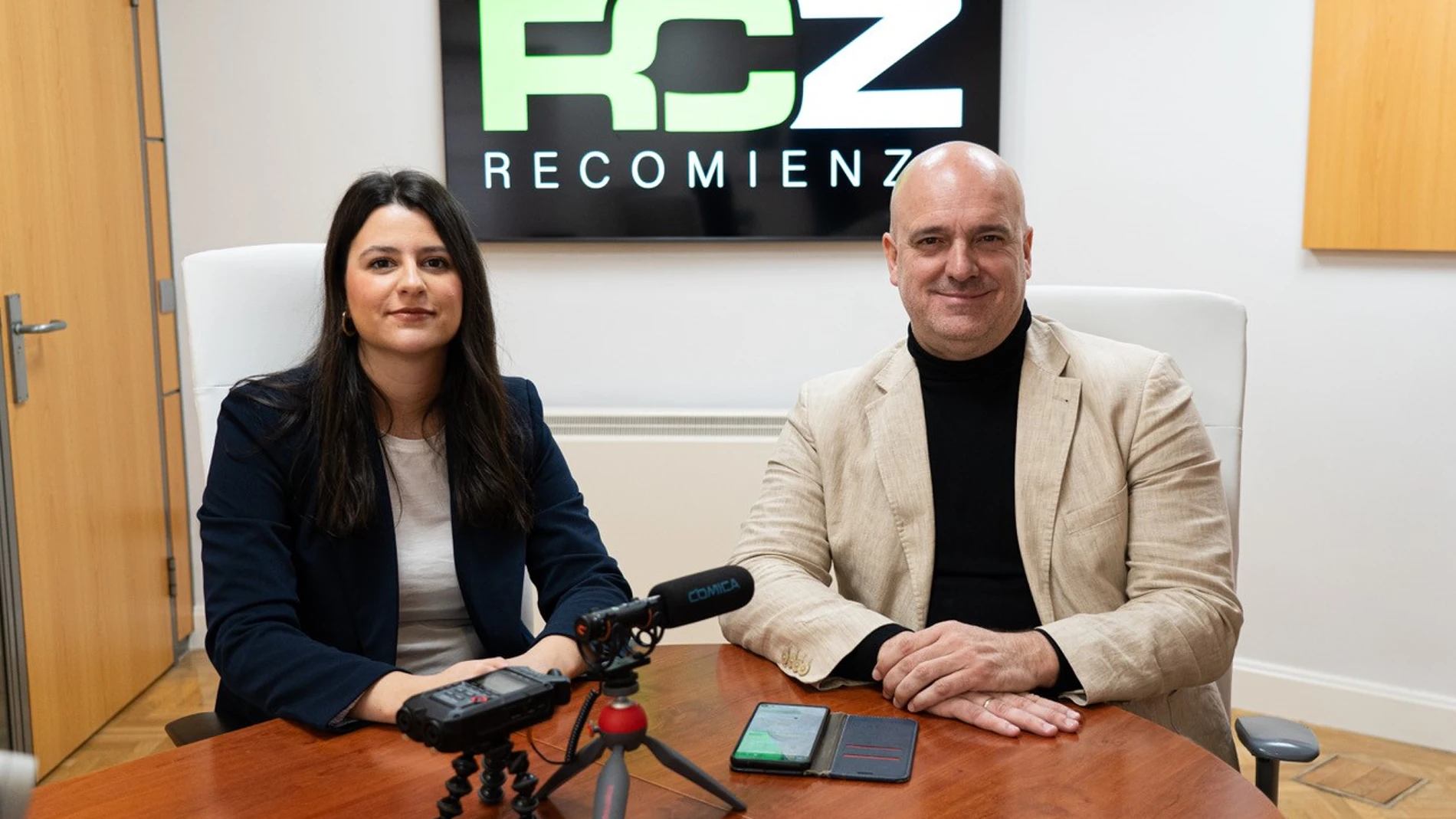 Sergio Sanjuán junto a Raquel Dehesa Nieto