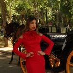 Asi es cómo te tienes que vestir en la Feria de Abril si no vas de flamenca.