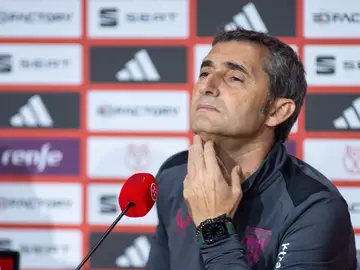 Ernesto Valverde of Athletic Club Press Conference - Final Copa del Rey Ernesto Valverde, head coach of Athletic Club, attends his press conference before the spanish cup, Copa del Rey, football match between Athletic Club and RCD Mallorca at La Cartuja Stadium on April 5, 2024 in Sevilla, Spain AFP7 05/04/2024 ONLY FOR USE IN SPAIN