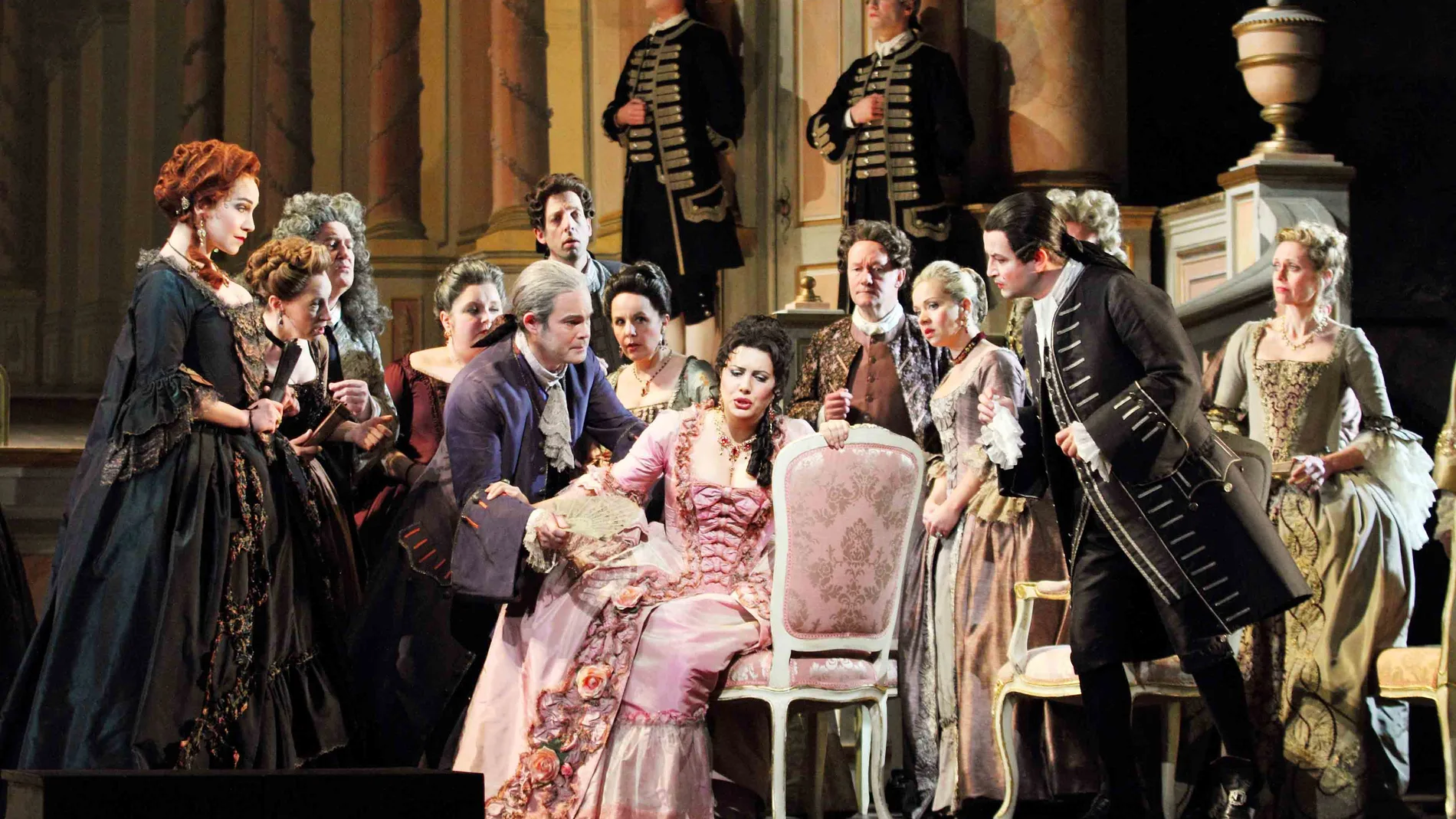 Un momento del montaje de «Adriana Lecouvreur» que abrirá la temporada del Real