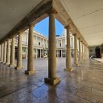 Claustro de la Universidad de Valencia en la calle de la Nave