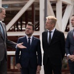 El Rey Felipe VI y Pere Aragonés visitan las obras de la planta de ensamblaje de baterías de Seat en Martorell (Barcelona)