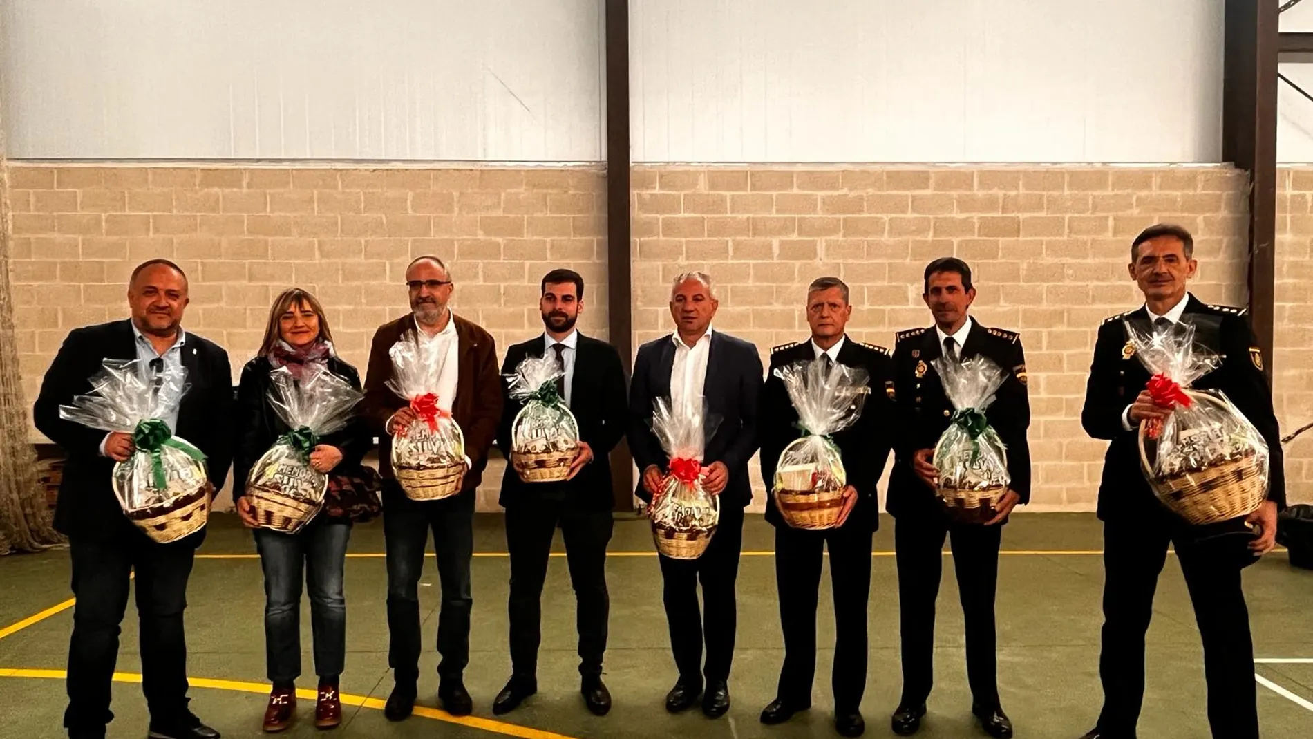 El delegado del Gobierno Nicanor Sen participa en Noceda del Bierzo (León) en el homenaje rendido a las dos agentes de policía asesinadas